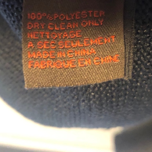 Danier Leather Y2K Reversible Knit Bucket Hat - Picture 4 of 5